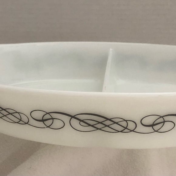 Pyrex white divided serving dish with black scroll print. - Picture 3 of 6
